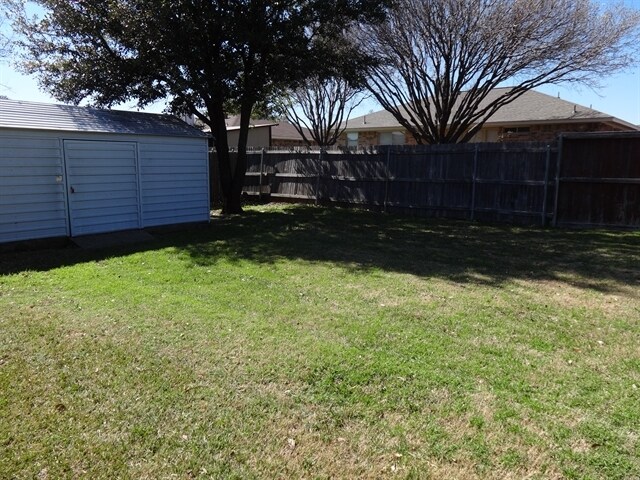 Building Photo - 721 Stonebrooke Dr