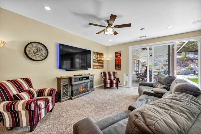 Building Photo - 6015 Stillmeadow Dr