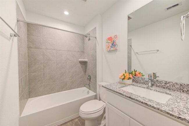 Building Photo - 1806 Laguna Wy