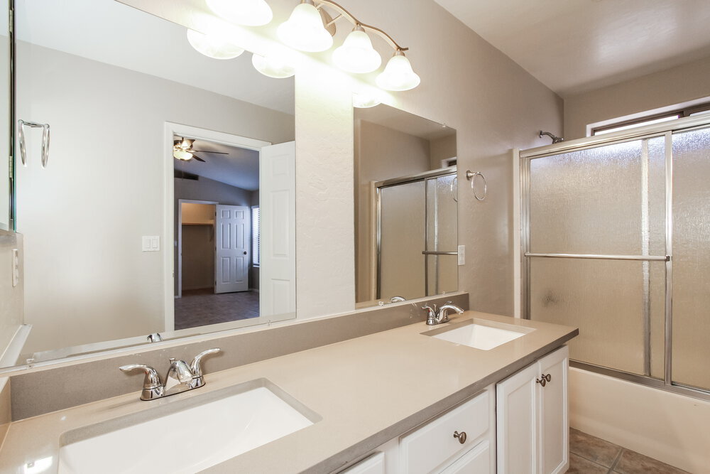 Building Photo - 306 N Wildrose