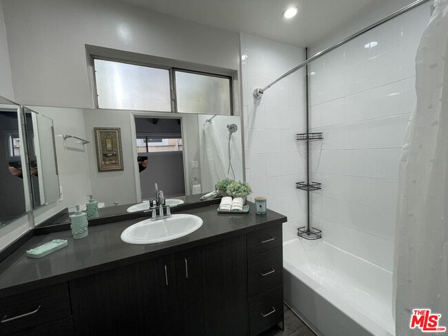 Building Photo - 2128 N Beverly Glen Blvd