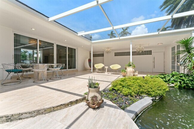 Building Photo - 1250 NE 87th St