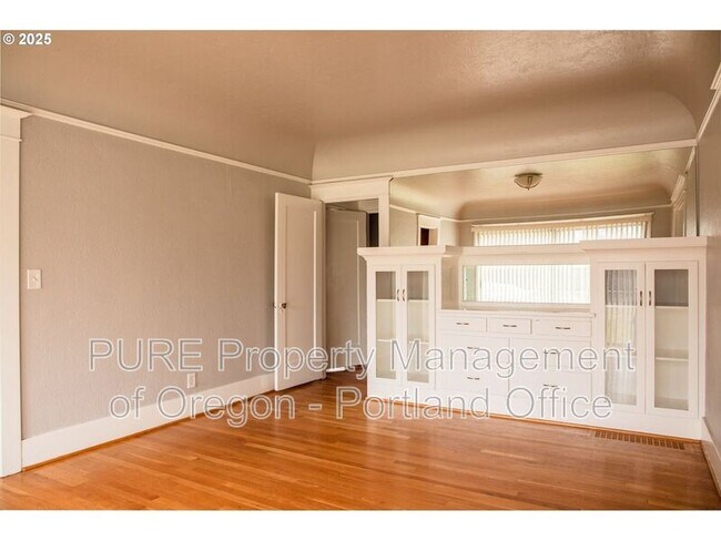 Building Photo - 5311 NE 30th Ave