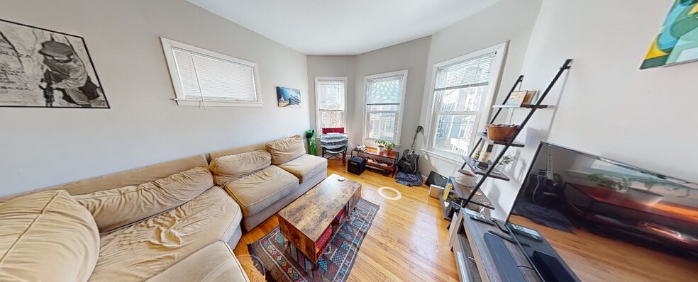 Primary Photo - 23 Tufts St