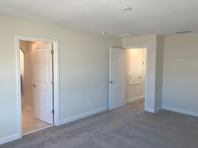 Building Photo - Just Listed!  3/2.5 Located In Beautiful P...