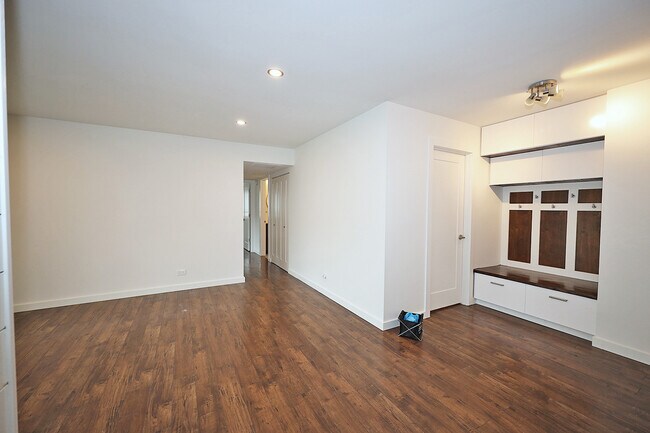 Building Photo - 48 Lambert Dr