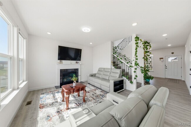 Building Photo - 106 Sommerset Ct