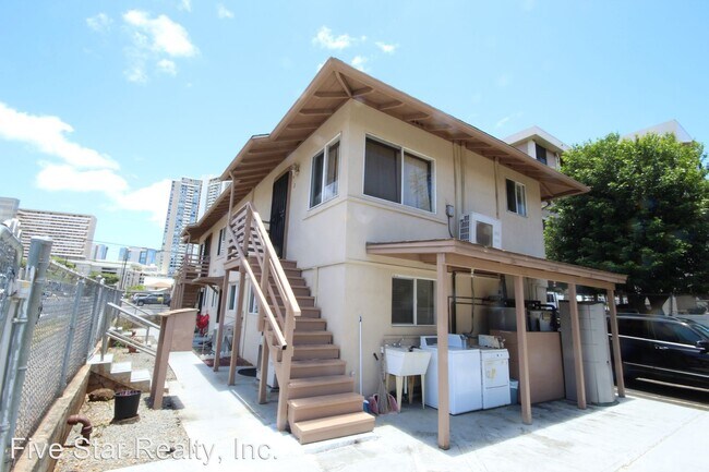 Building Photo - 758 Isenberg St