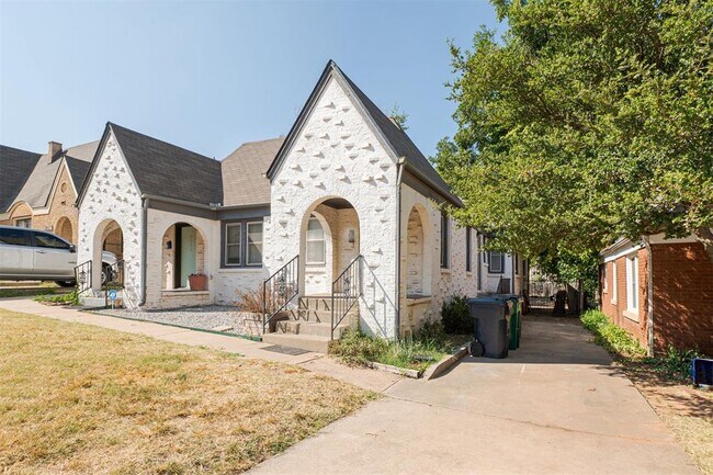 Building Photo - 2833 NW 22nd St