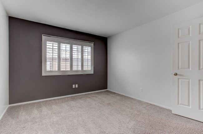 Building Photo - 690 Ambling Gait Ave
