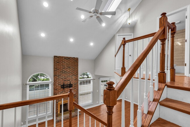 Building Photo - 1553 Stevens Dr