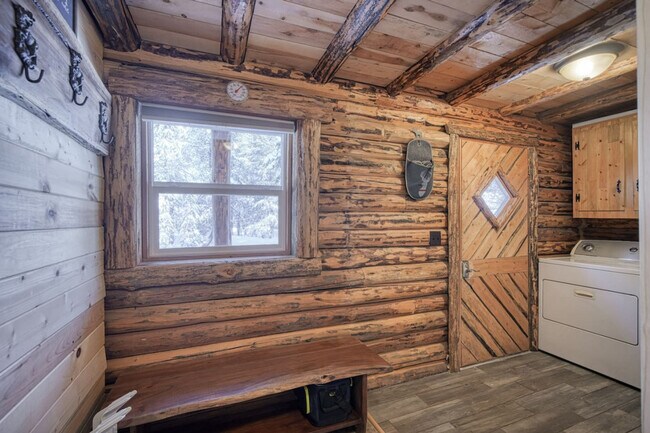 Building Photo - 3980 Bootjack Dr