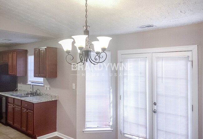 Building Photo - One month FREE RENT