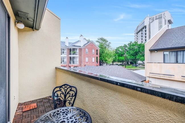 Building Photo - 1112 Bering Dr