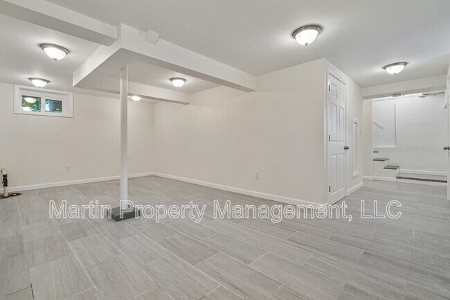 Building Photo - 14 Gleason Rd