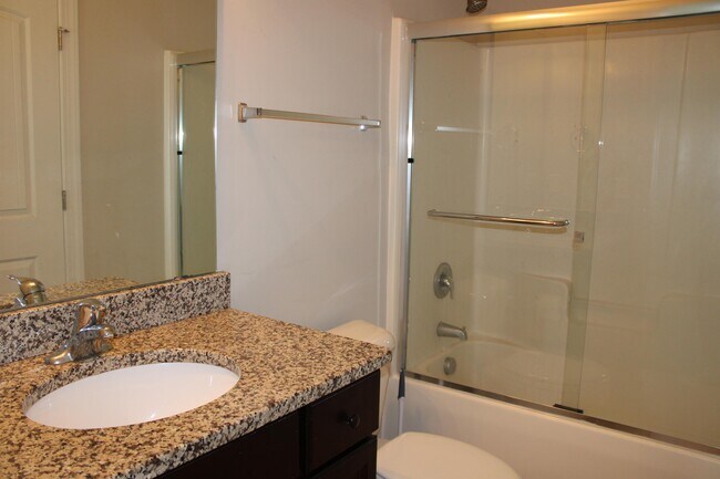 Building Photo - 241 Vinewood Pl