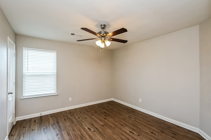 Building Photo - 8916 Highland Orchard Dr