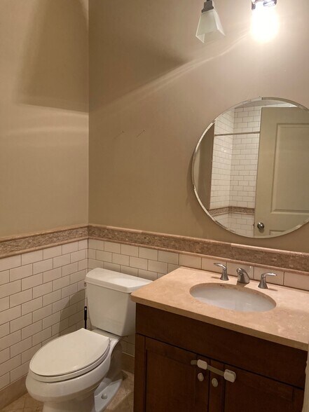 Building Photo - 255 Laird Ave