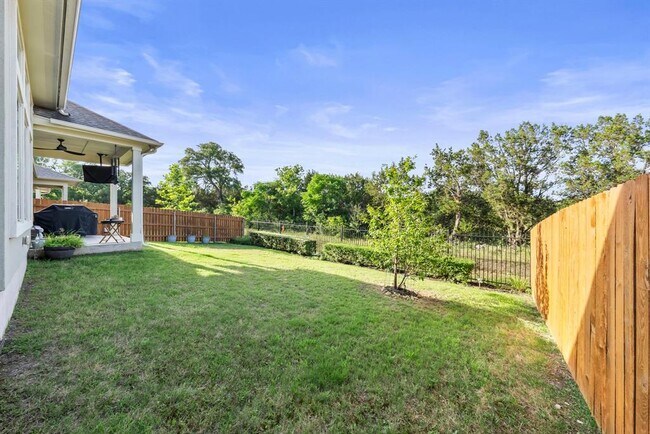 Building Photo - 5820 Harper Park Dr