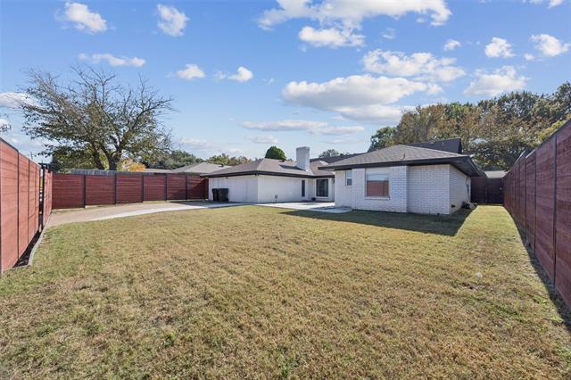 Building Photo - 2833 Meadowbrook Dr