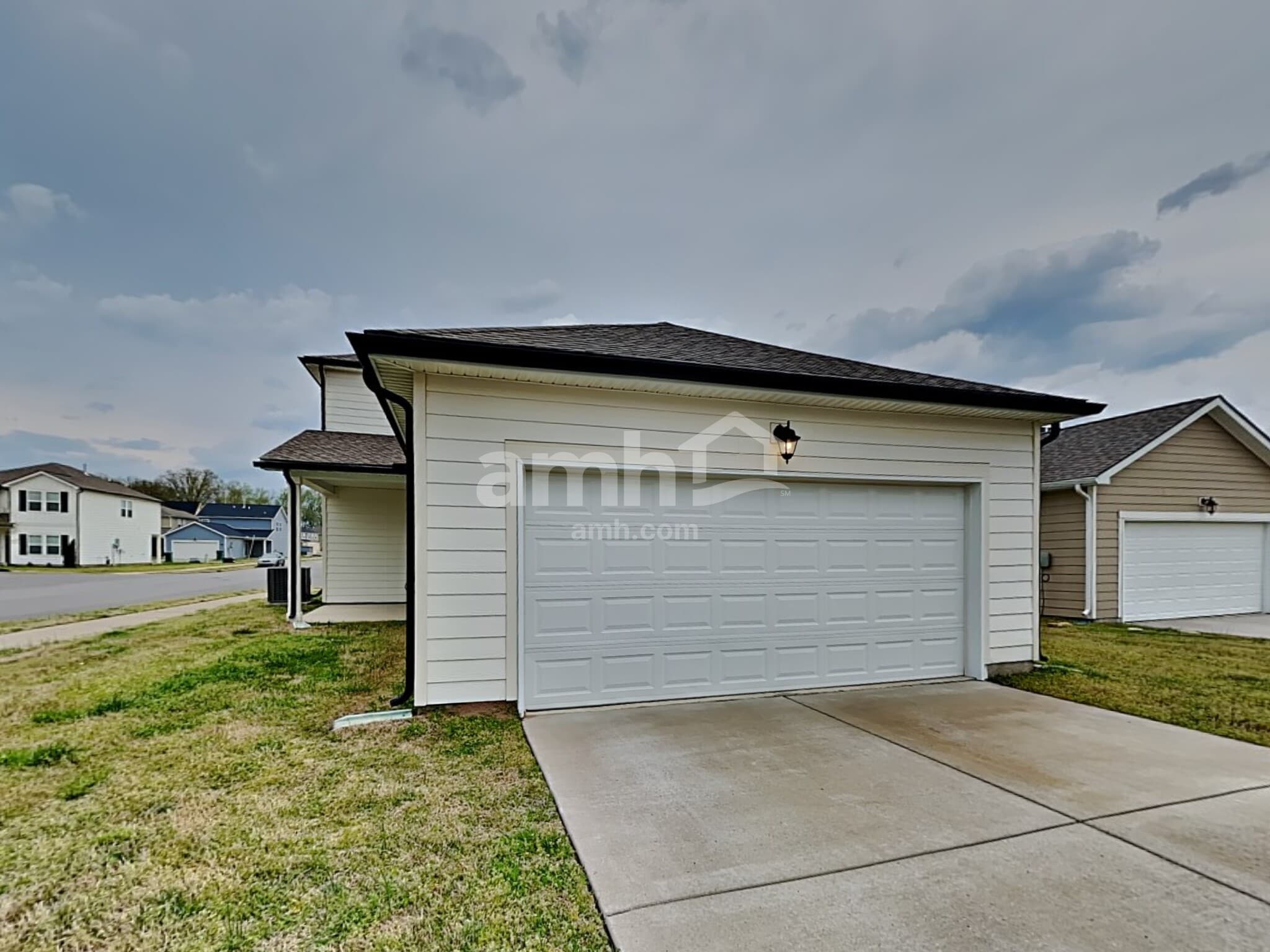 Building Photo - 5068 Trailwater Dr