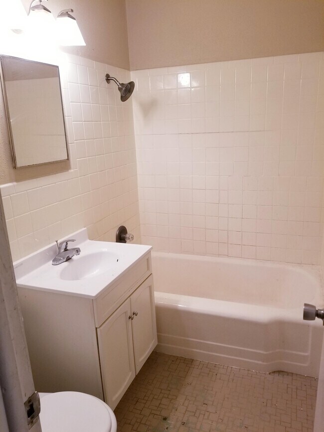 Building Photo - 5104 E Pawnee St