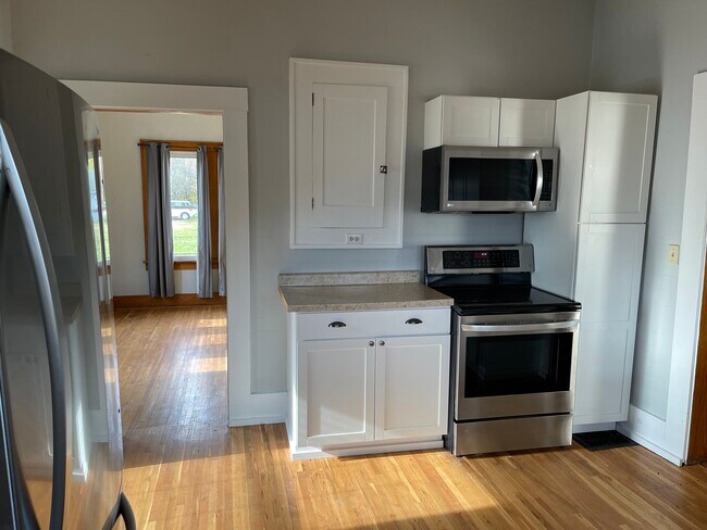 Building Photo - 10 S Preston St