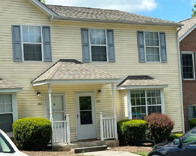Building Photo - 1419 Jennifer Dr