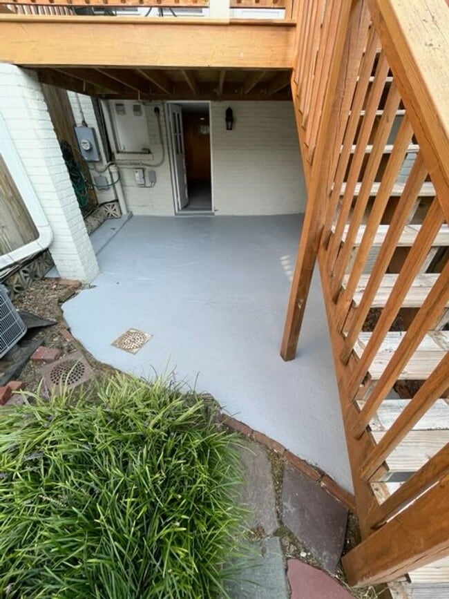 Building Photo - Georgetown Row Home For Rent!