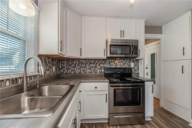 Building Photo - 1432 W 48th St
