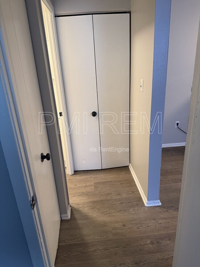 Building Photo - 14221 Triskett Rd