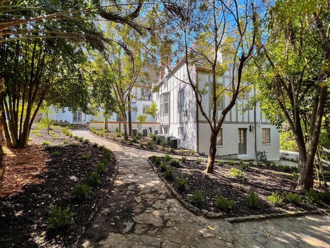 Building Photo - 85 Fagan Dr