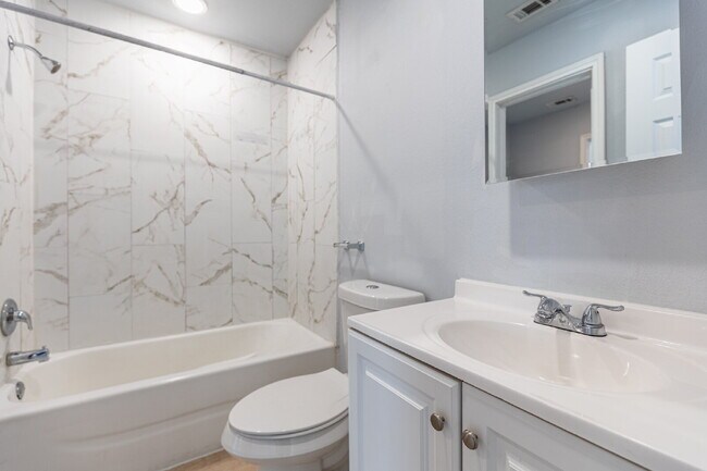 Building Photo - 13719 Earlywood St