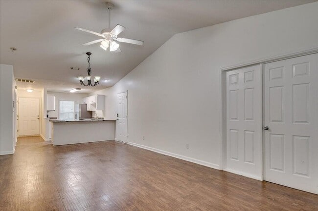 Building Photo - 8041 Reagan Cir