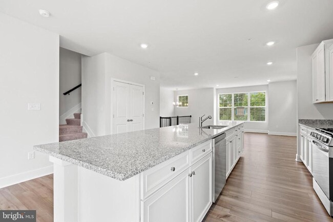 Building Photo - 1723 Water Xing Rd