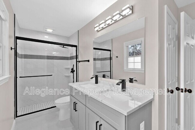 Building Photo - 2215 Lida Ct