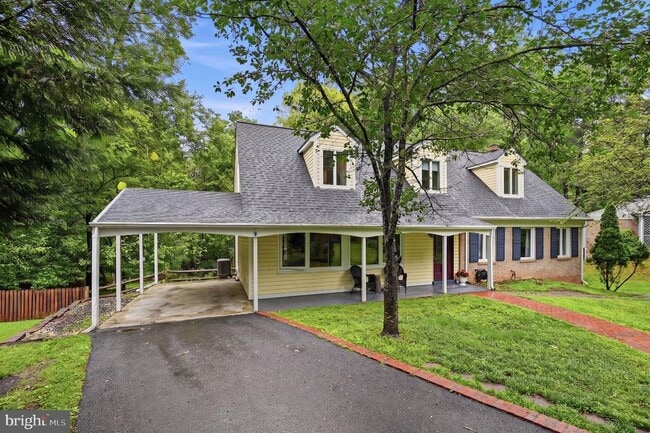 Building Photo - 2506 Pinoak Ln