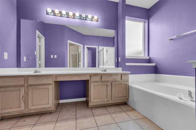 Building Photo - 16343 Mellow Oaks Ln