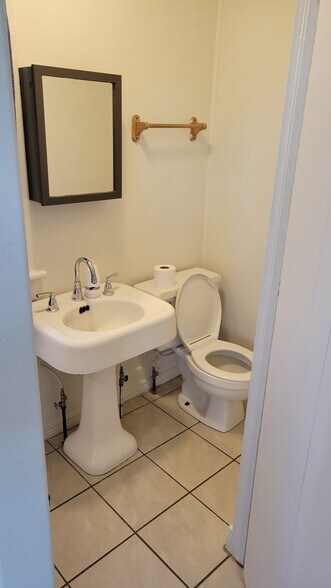 Primary Photo - 317 E 5th St