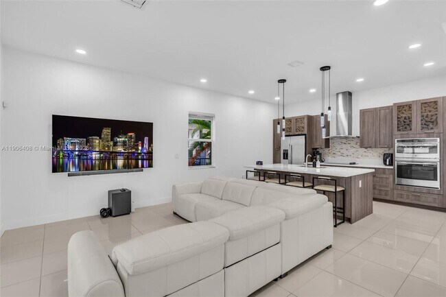 Building Photo - 15540 NW 88th Ave