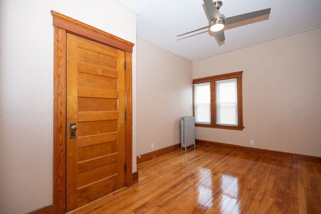 Building Photo - Convenient Location & Updated Amenities!