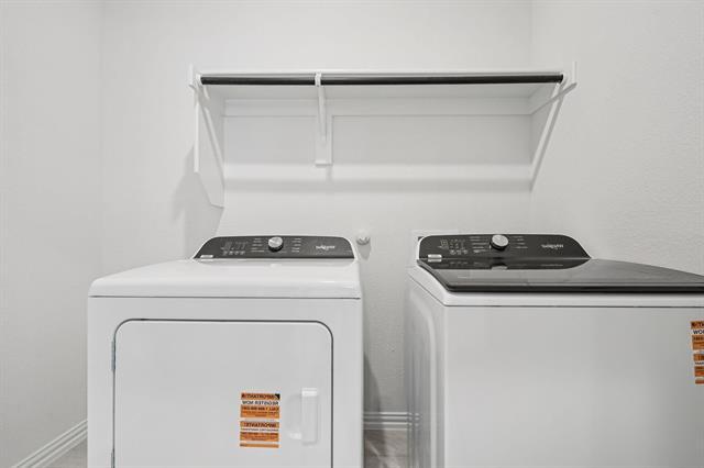 Building Photo - 806 Leavenworth Dr