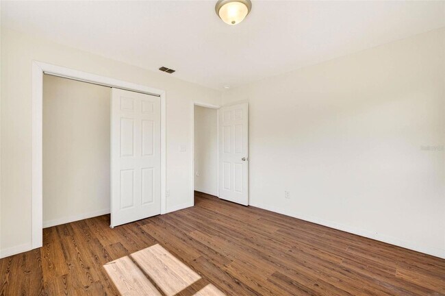 Building Photo - 34816 Evergreen Way