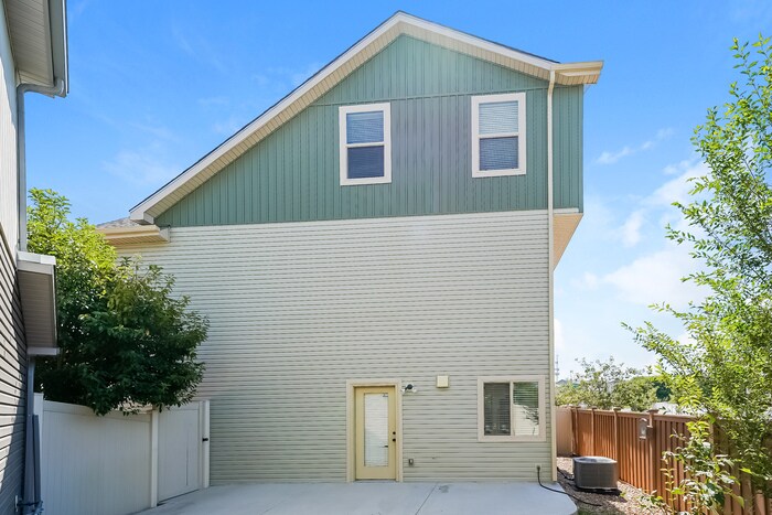 Building Photo - 20009 Elgin Dr