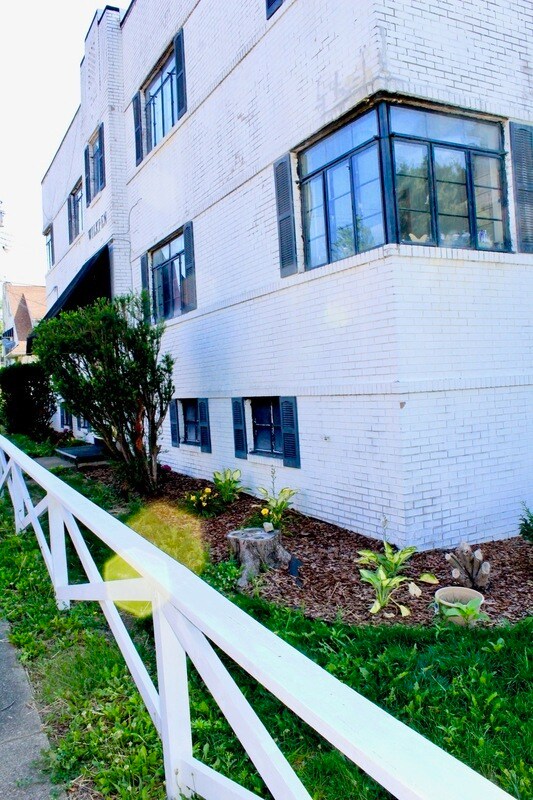 Building Photo - 604 Wilkins St