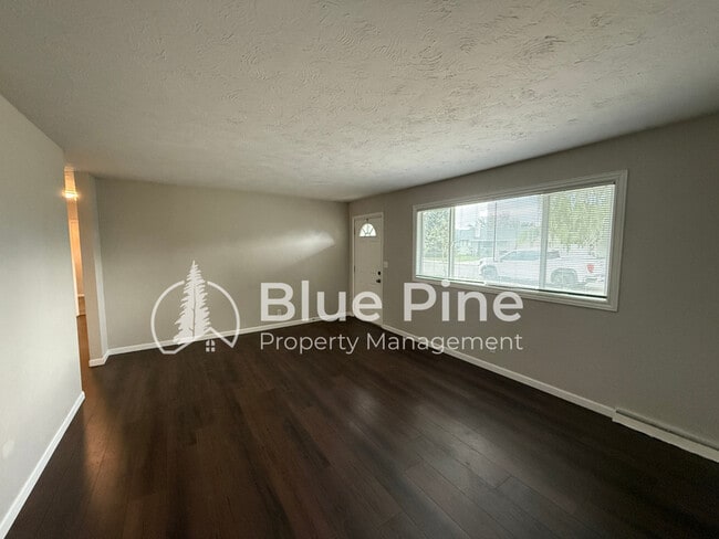 Building Photo - 410 Lincoln Dr