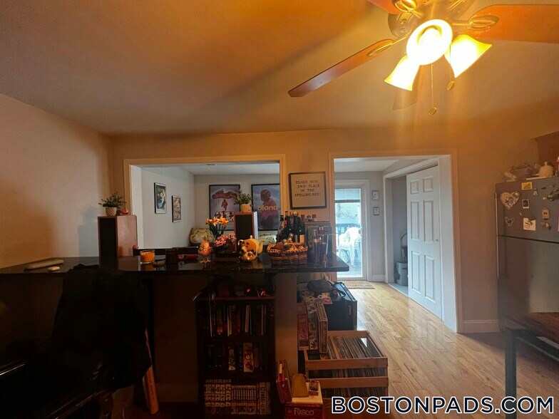 Primary Photo - 161 Bennington St