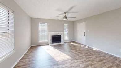 Building Photo - Villas at Lake Arlington