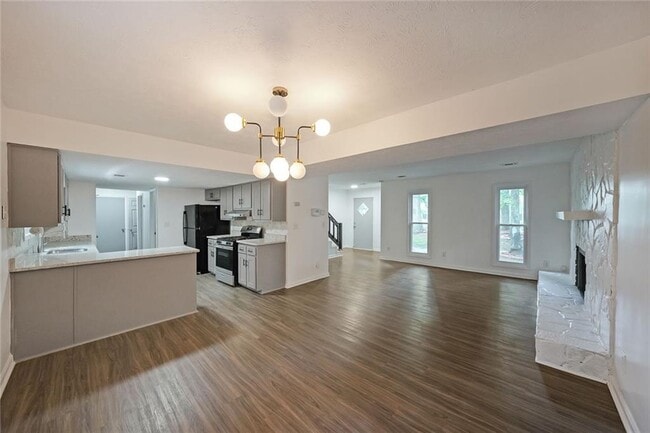 Building Photo - 7156 Whitfield Dr