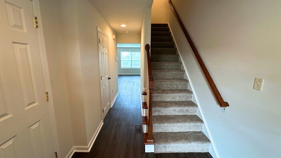 Building Photo - 210 Mount Olive Ln